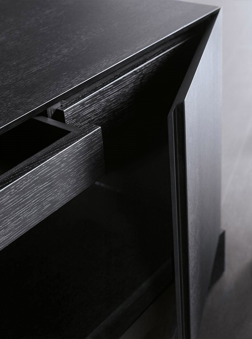 Meridiani Стеллаж Douglas Madia от Meridiani — в интерьере