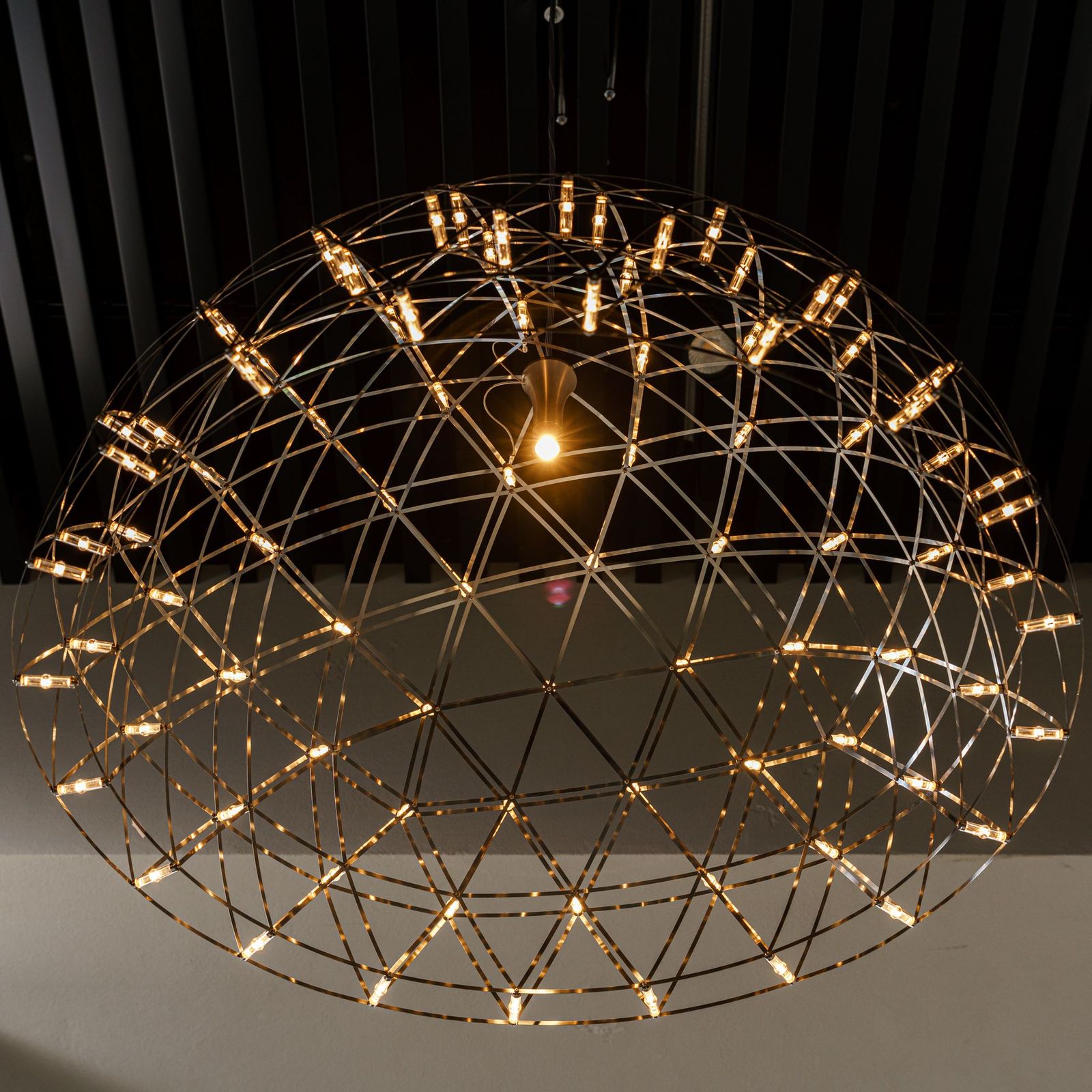 Moooi Подвесной светильник Raimond Dome от Moooi — в интерьере