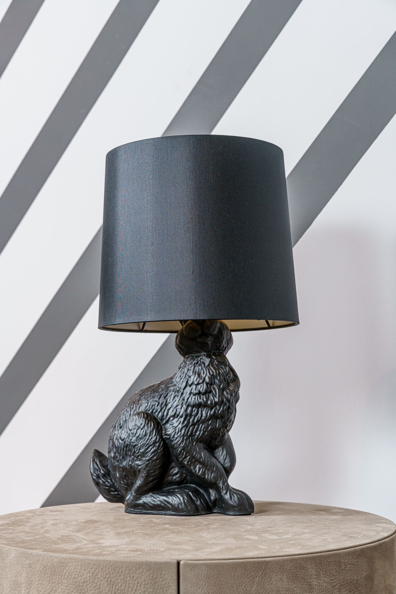 Moooi Настольная лампа Rabbit Lamp от Moooi — в интерьере