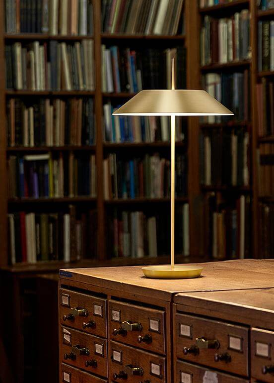 Vibia Настольная лампа Mayfair 5500 от Vibia — в интерьере