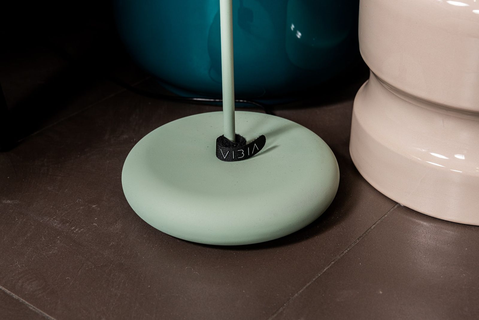 Vibia Торшер Pin 1660 Green от Vibia — в интерьере