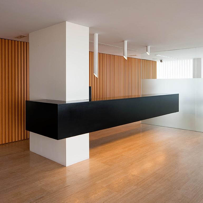 Vibia Потолочный светильник 45° 8250/51/52 от Vibia — в интерьере