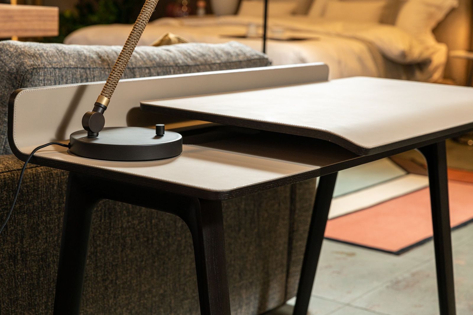 Contardi Настольная лампа Up Desk от Contardi — в интерьере