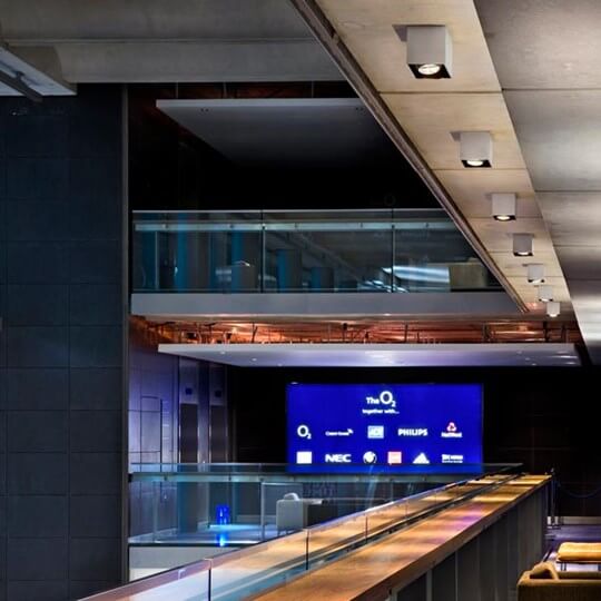 Flos Потолочный светильник Compass Box от Flos — в интерьере