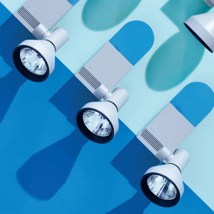 Flos Трековый светильник Compass Spot от Flos — в интерьере