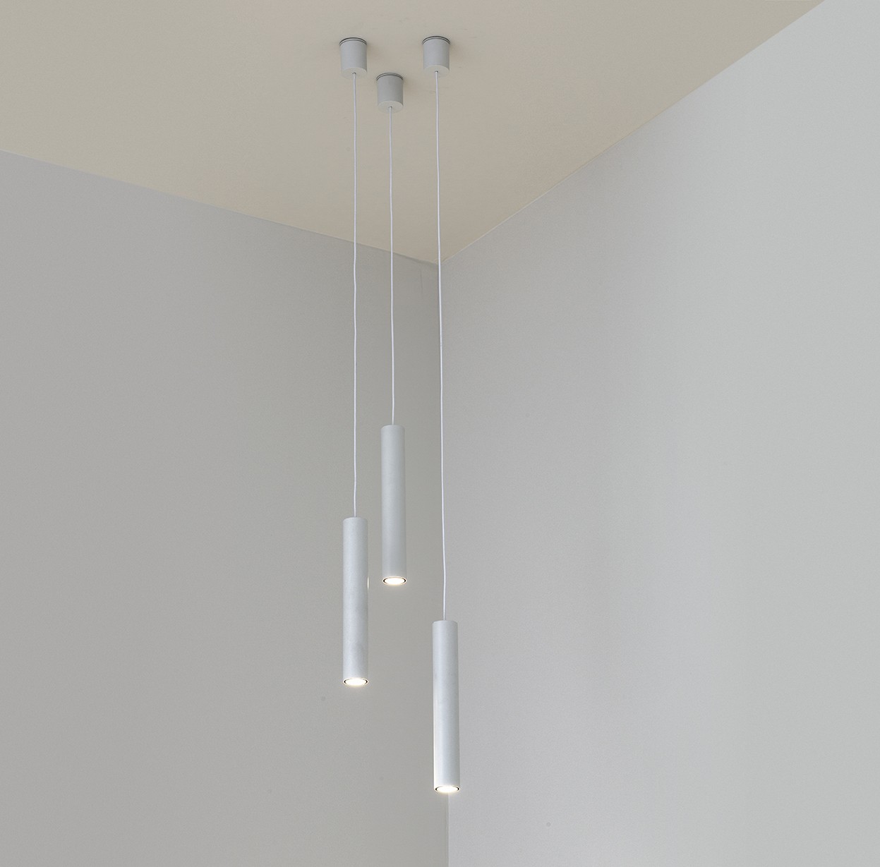 Flos Подвесной светильник Find Me 1 Suspension от Flos — в интерьере