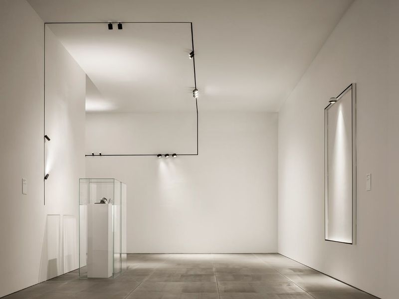 Flos Трековый светильник LightLight от Flos — в интерьере
