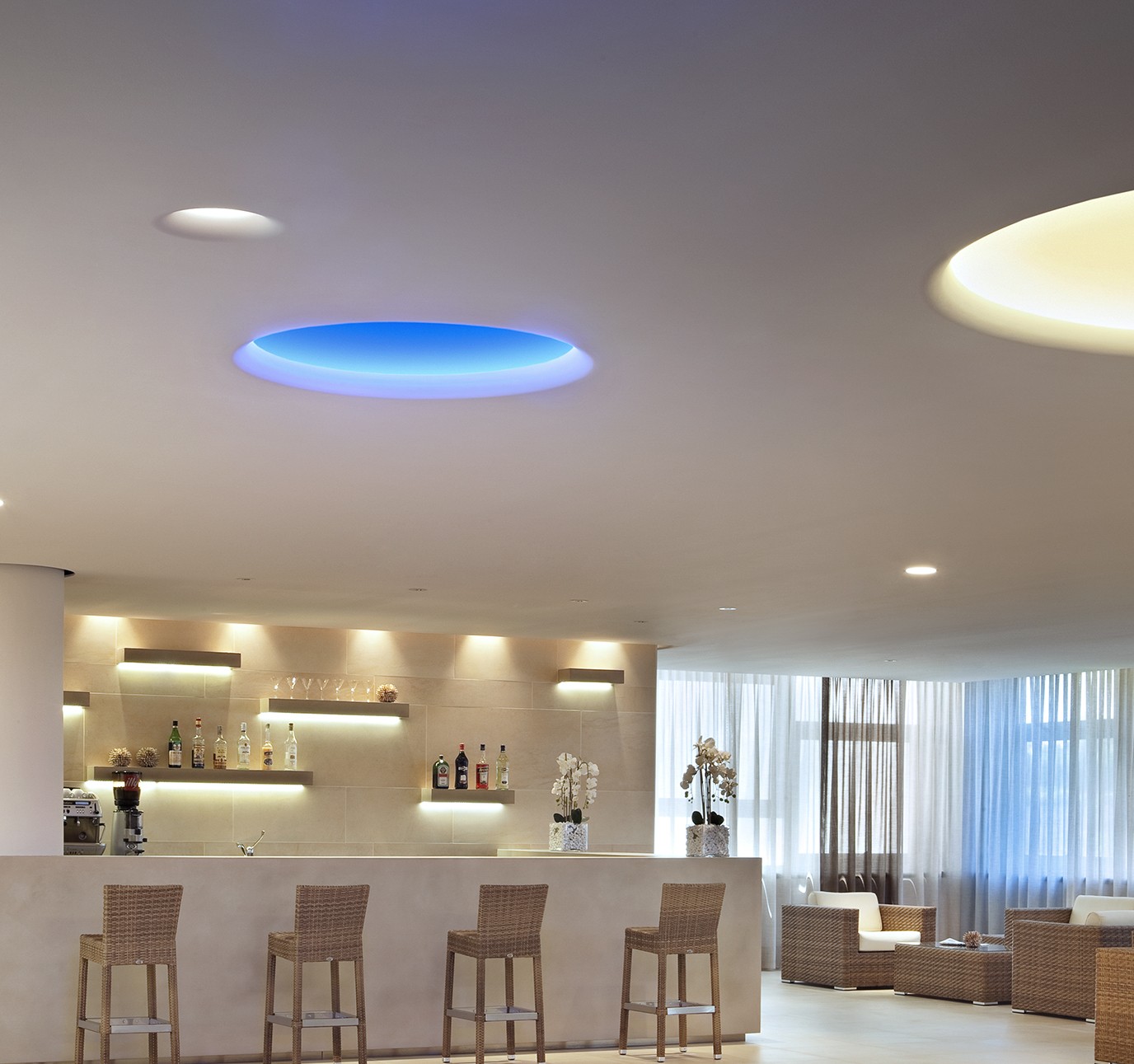 Flos Потолочный светильник Uso Cove Lighting от Flos — в интерьере