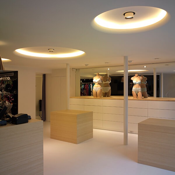 Flos Потолочный светильник Uso Cove Lighting от Flos — в интерьере