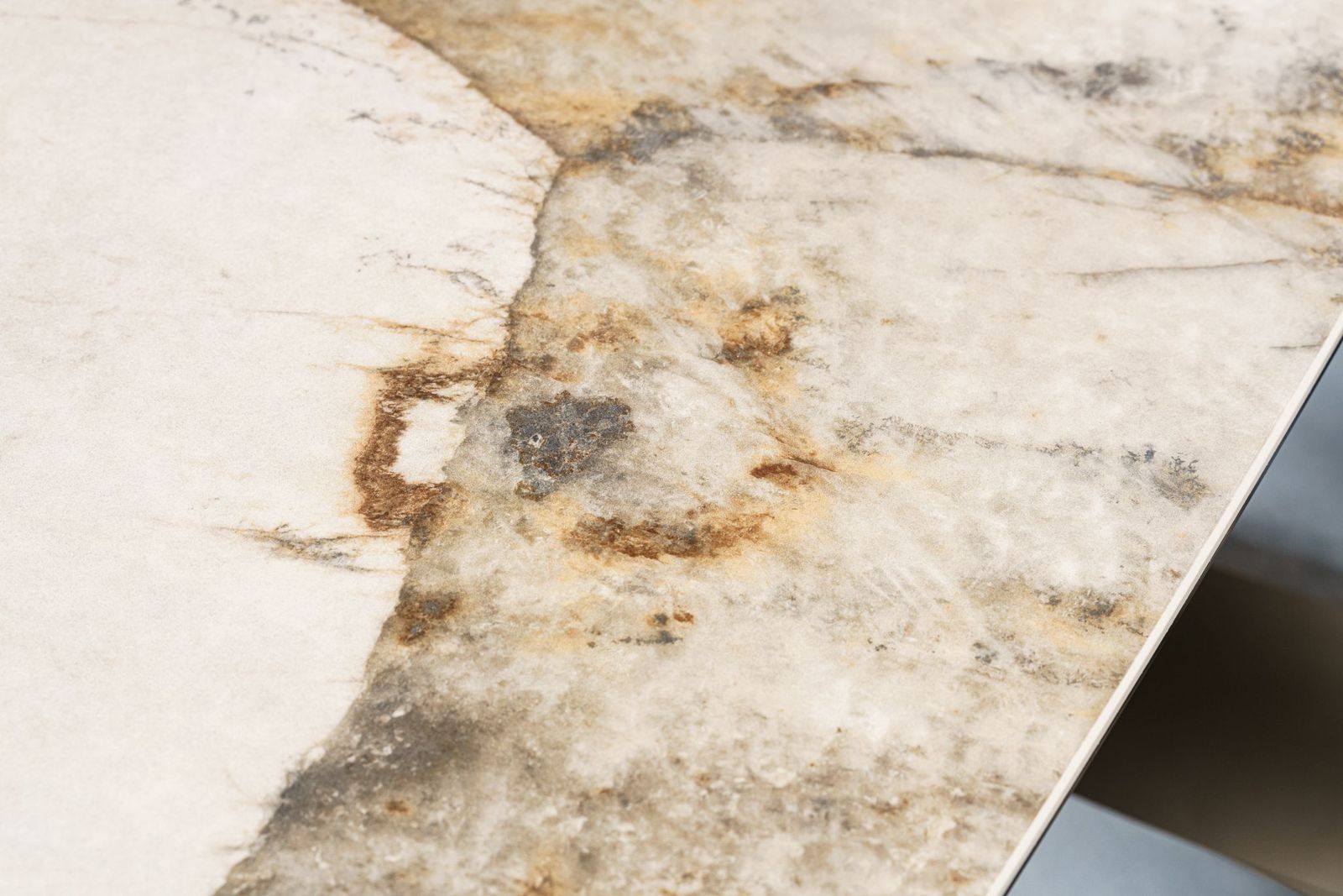 Cattelan Italia Стол Skorpio Keramik от Cattelan Italia — в интерьере