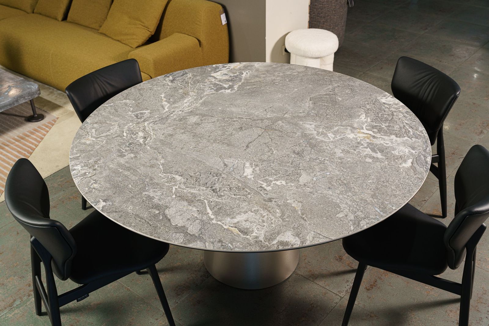 Cattelan Italia Стол Yoda Keramik Round KM13 Arenal от Cattelan Italia — в интерьере