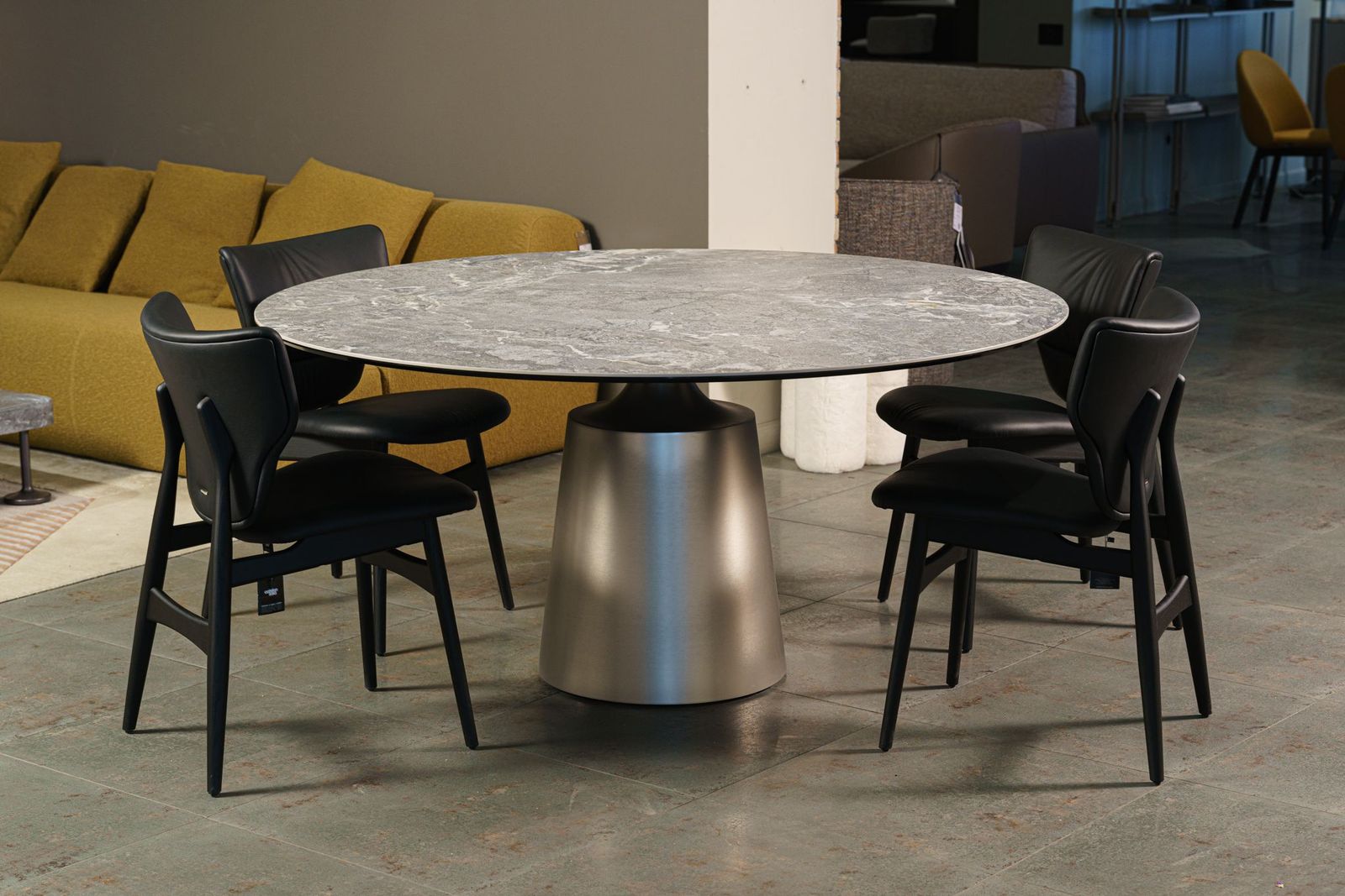 Cattelan Italia Стол Yoda Keramik Round KM13 Arenal от Cattelan Italia — в интерьере