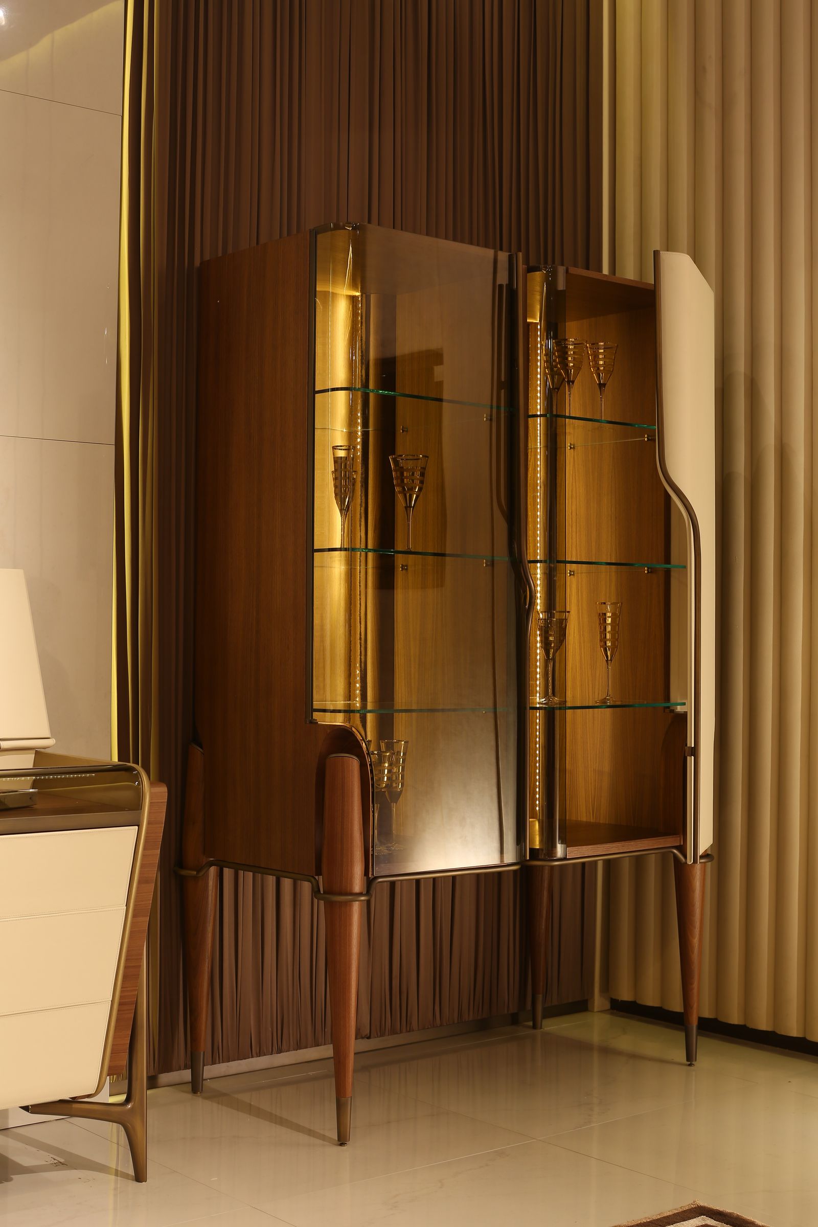 Turri Spa Витрина Melting Light от Turri Spa — в интерьере