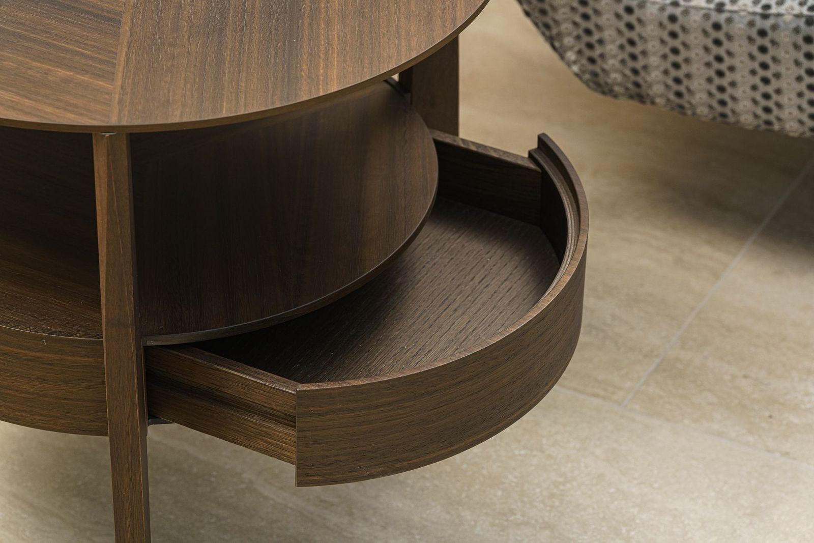 Molteni&C Прикроватный столик с ящиком When Eucalyptus / Oak Black от Molteni & C — в интерьере