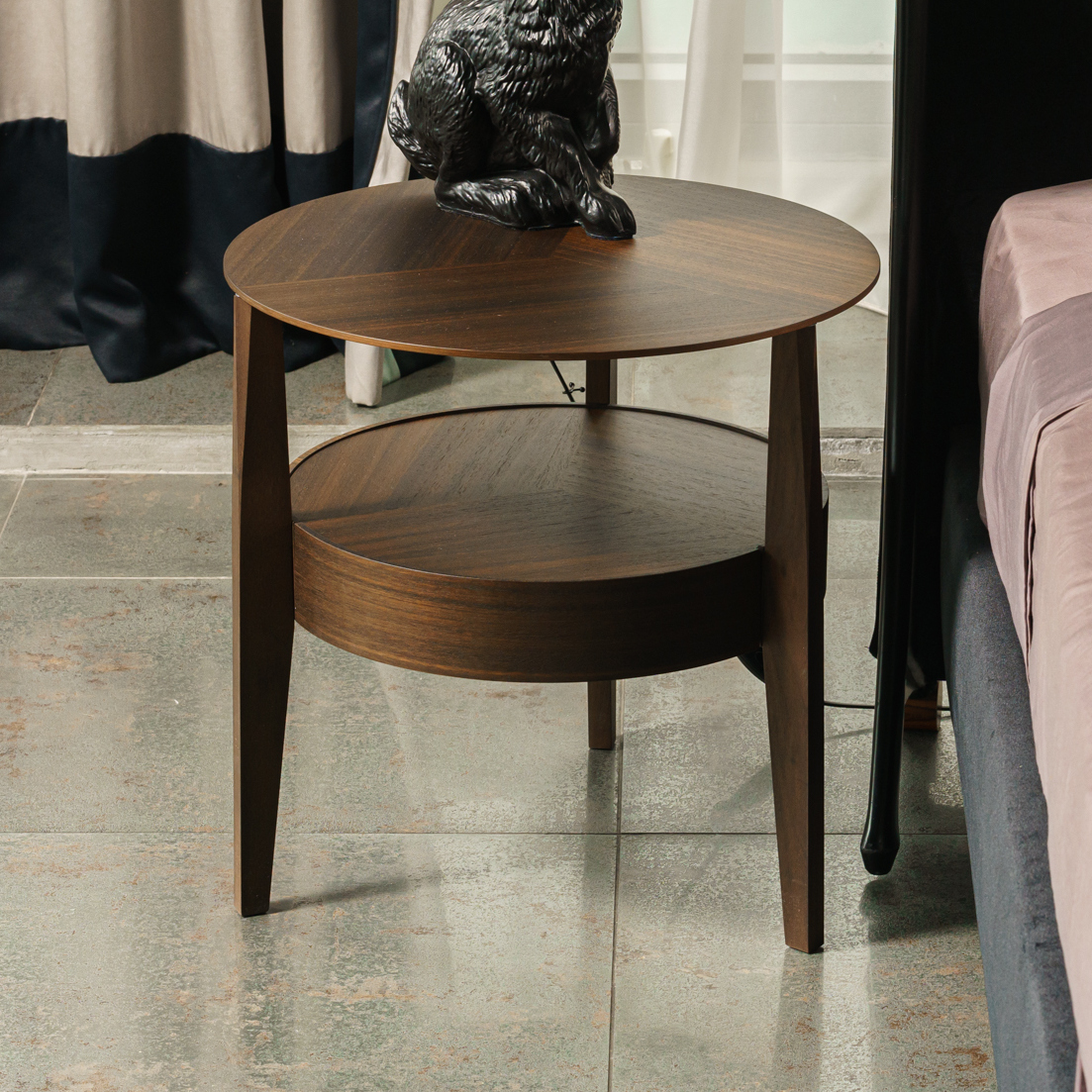 Molteni&C Прикроватный столик с ящиком When Eucalyptus / Oak Black от Molteni & C — в интерьере