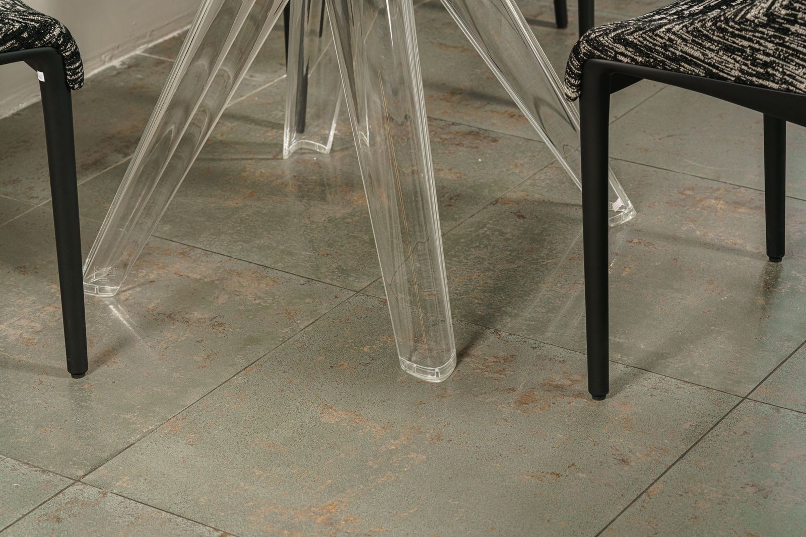 Kartell Стол Sir Gio от Kartell — в интерьере