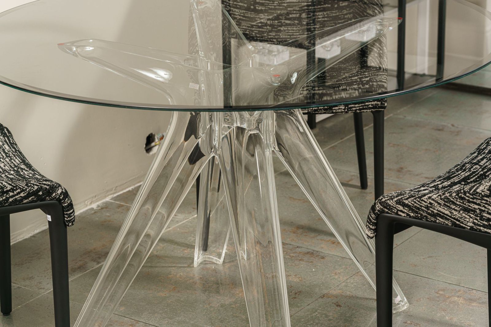 Kartell Стол Sir Gio от Kartell — в интерьере