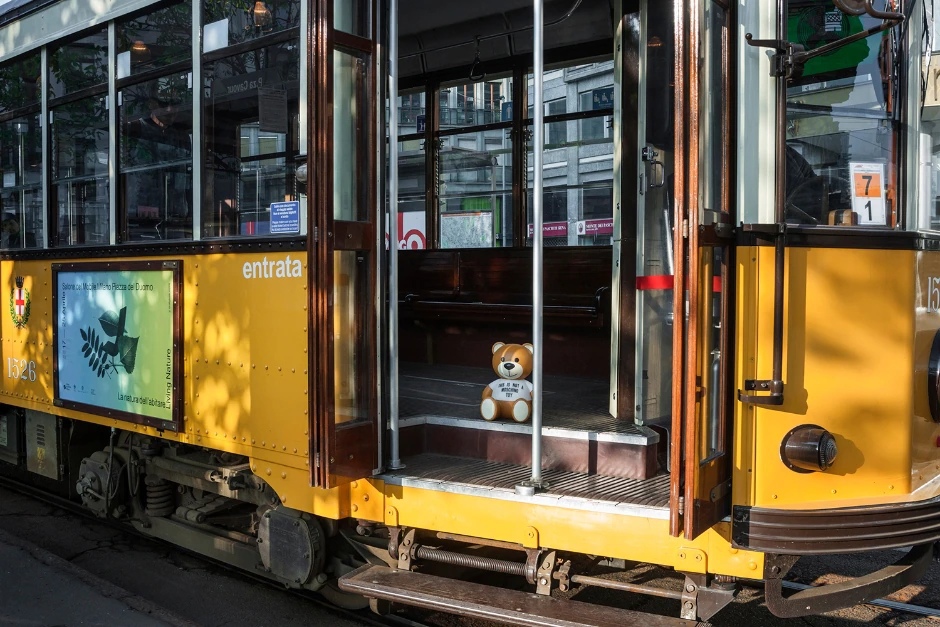 Kartell Настольная лампа Toy от Kartell — в интерьере