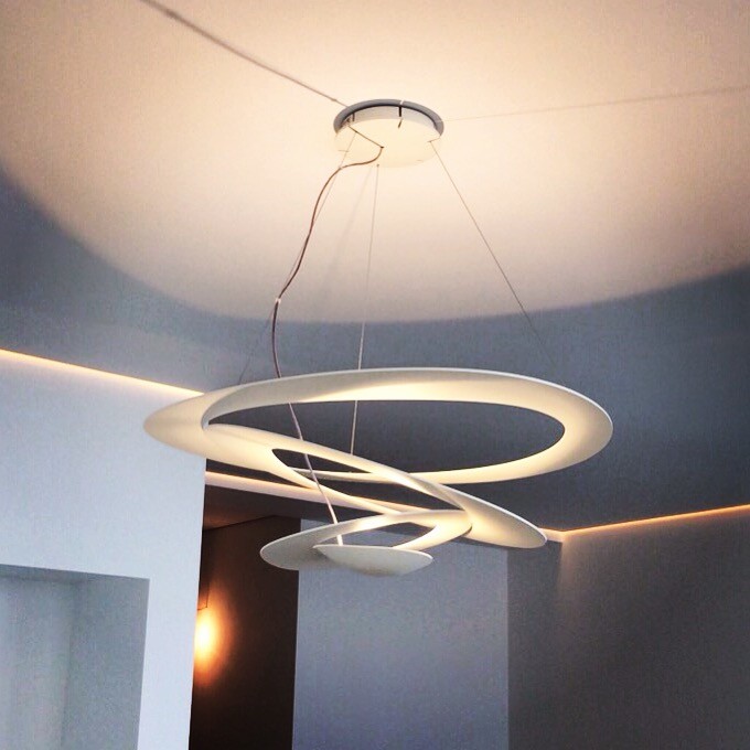 Artemide Люстра Pirce Suspension White от Artemide — в интерьере