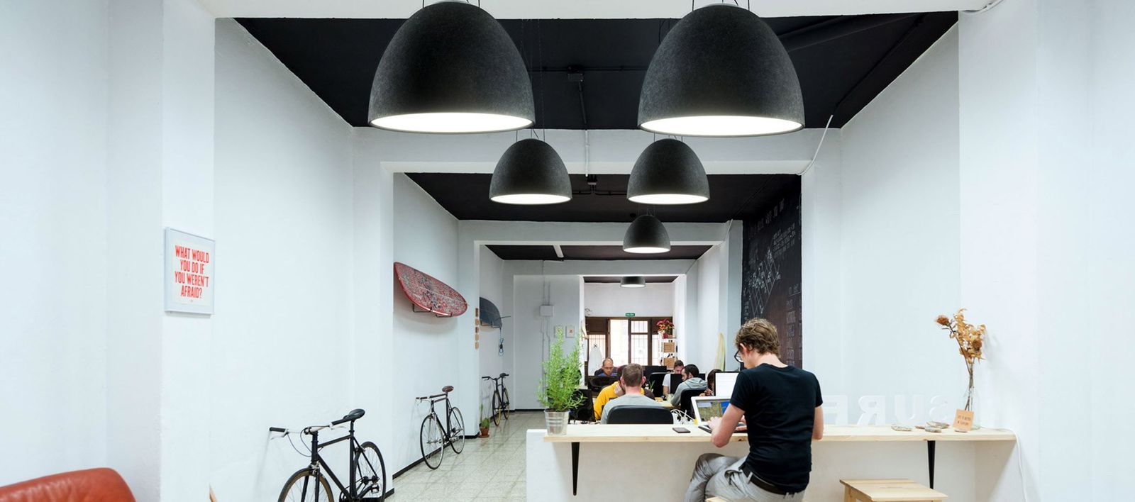 Artemide Подвесной светильник Nur Acoustic от Artemide — в интерьере