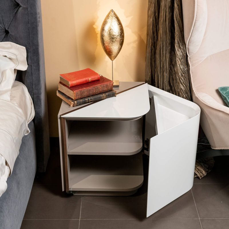 Meridiani Прикроватная тумбочка DIMITRI - EDITIONS SHINE от Meridiani — в интерьере