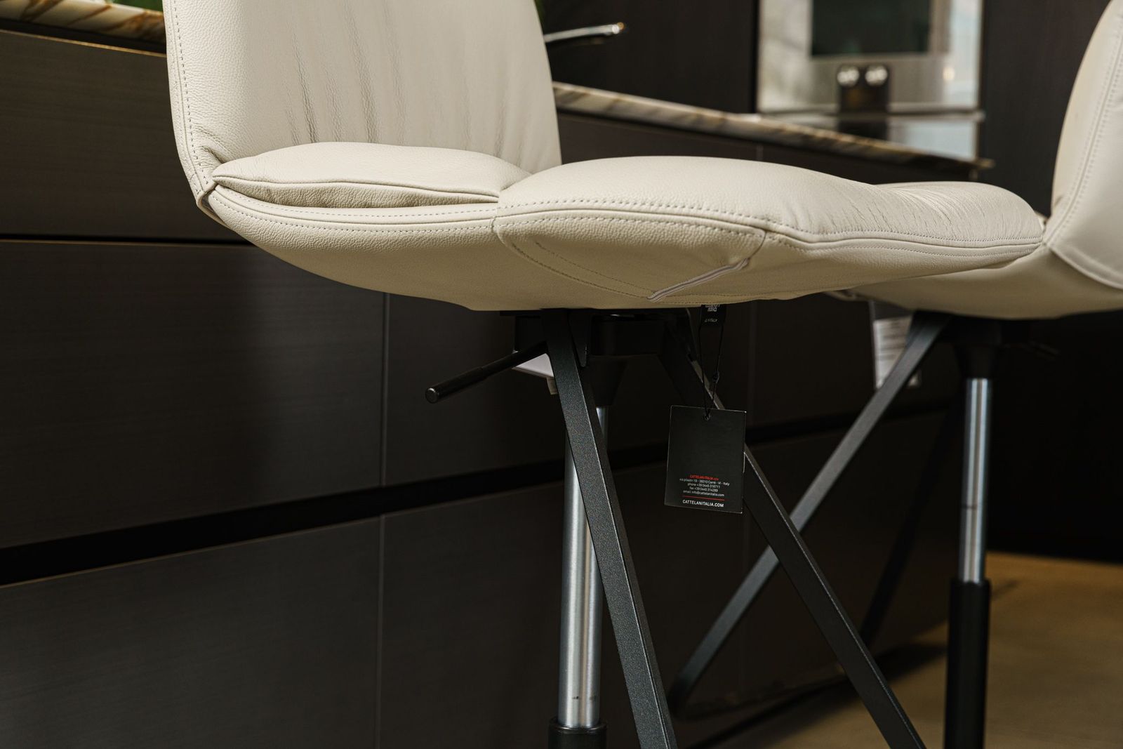 Cattelan Italia Стул барный на крестовине Axel от Cattelan Italia — в интерьере