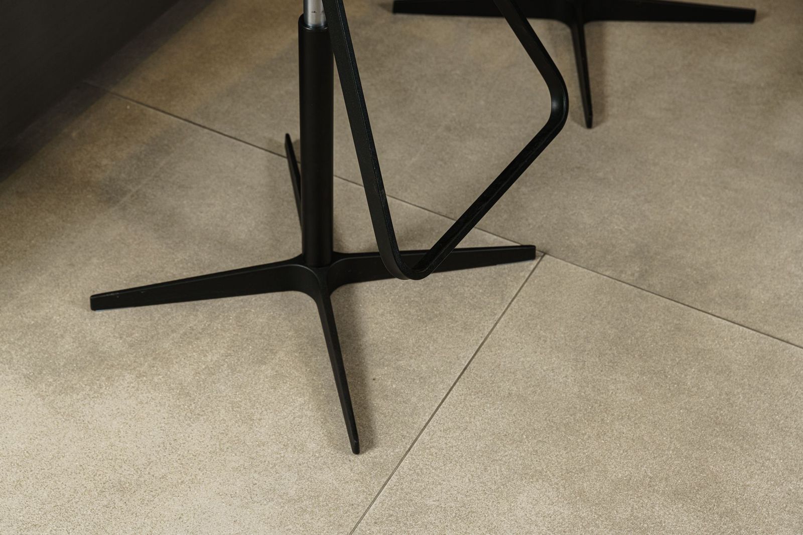 Cattelan Italia Стул барный на крестовине Axel от Cattelan Italia — в интерьере