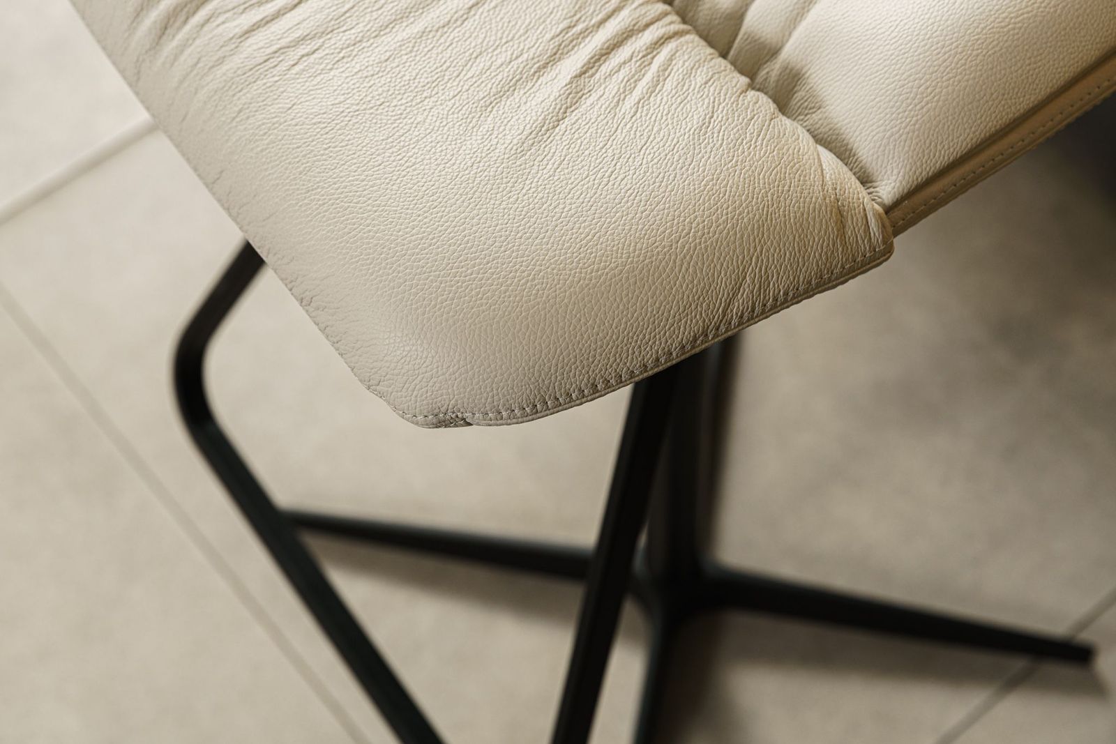 Cattelan Italia Стул барный на крестовине Axel от Cattelan Italia — в интерьере