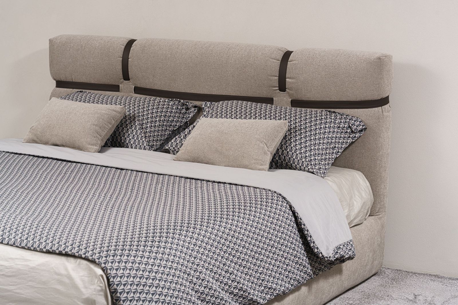 Flou Кровать New Bond Mason 781 от Flou — в интерьере