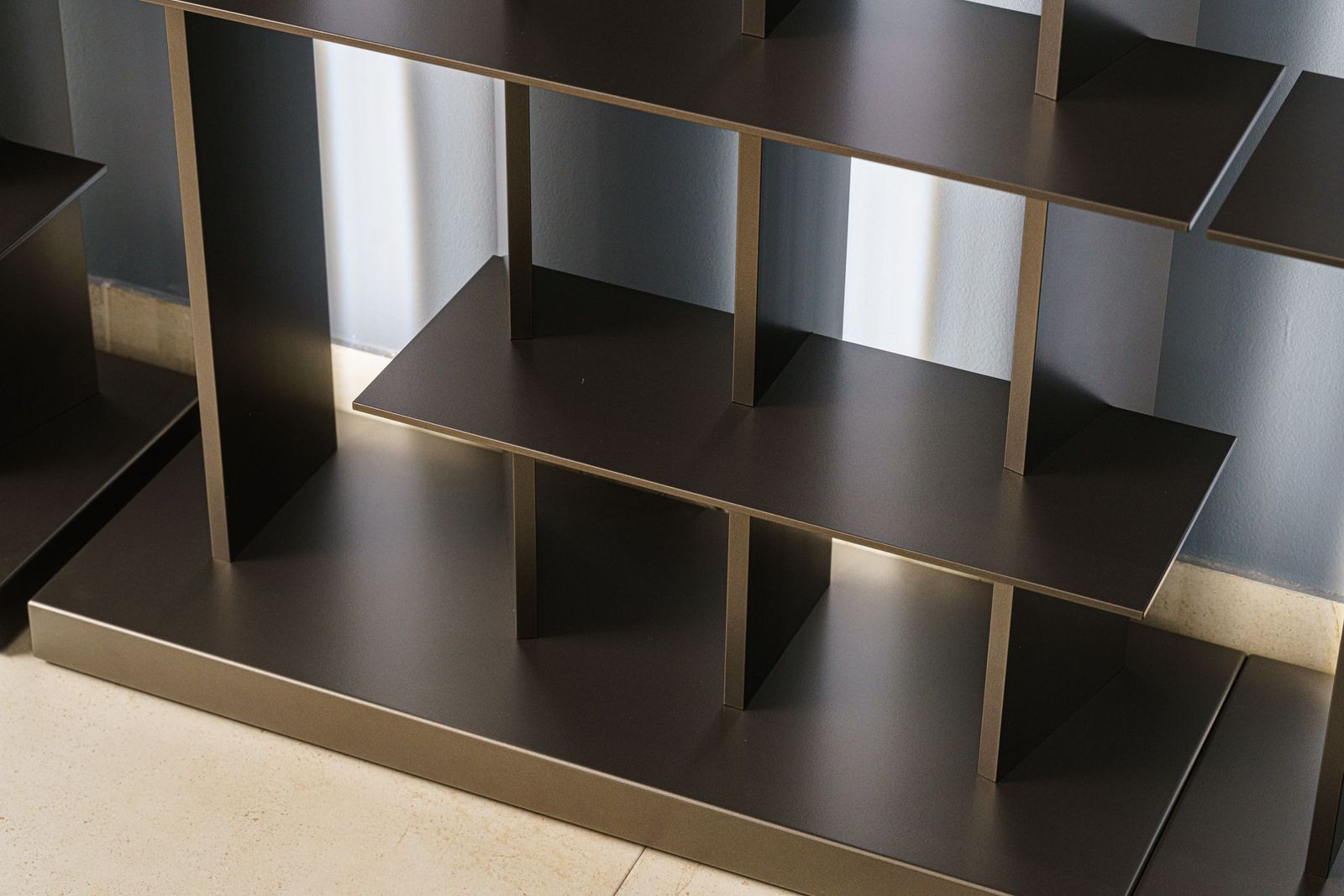 Flou Стеллаж CCLight matt burnished 259 от Flou — в интерьере
