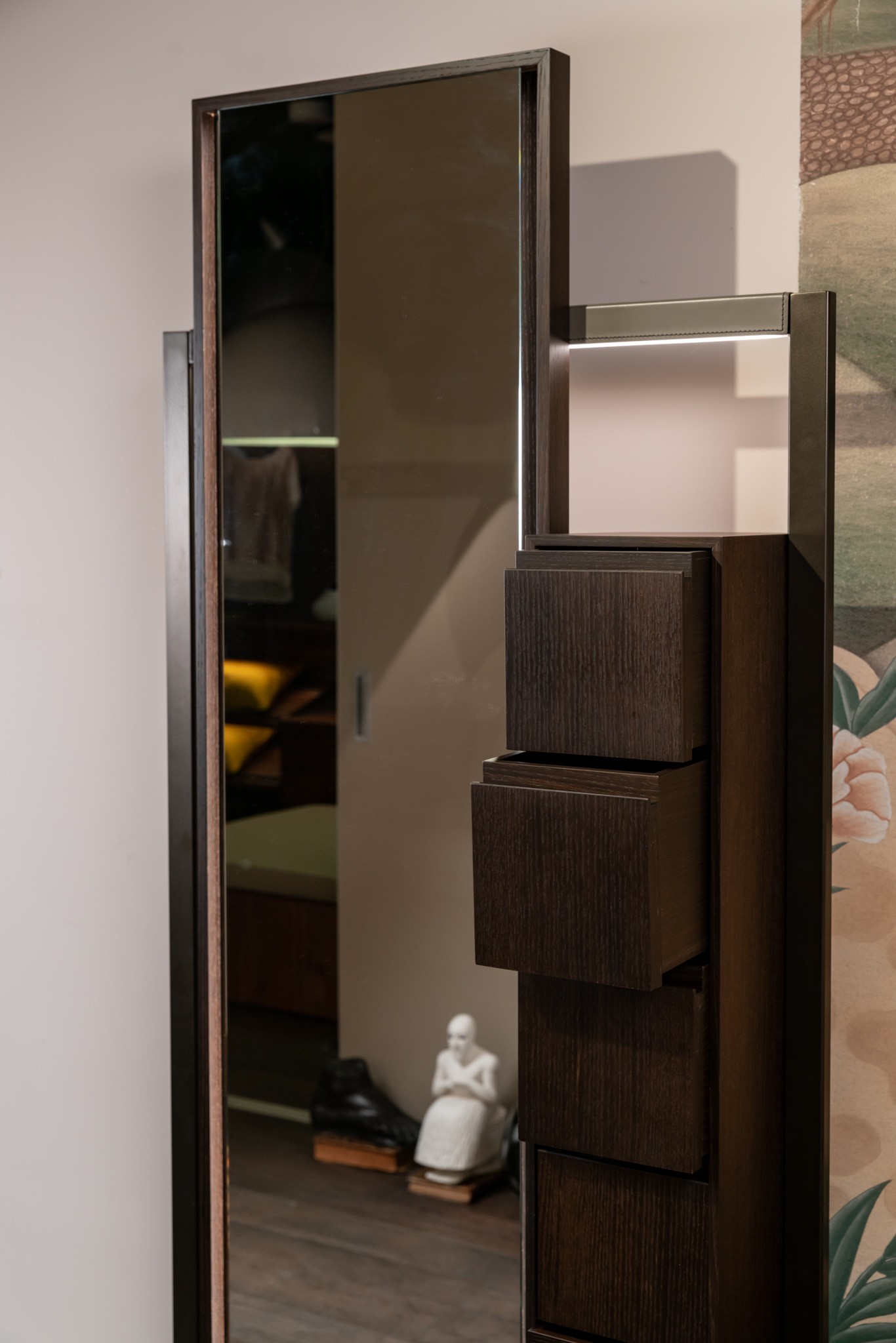 Flou Зеркало Continuum от Flou — в интерьере