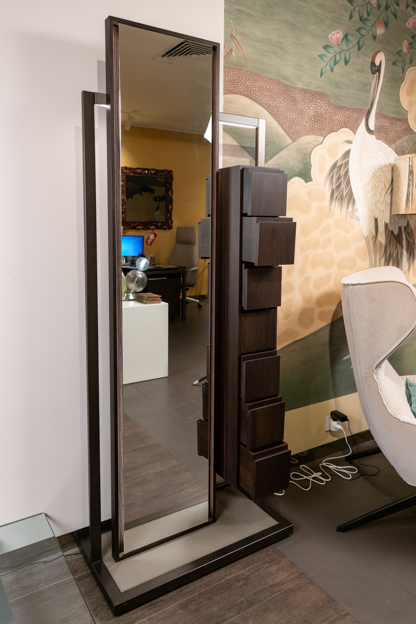 Flou Зеркало Continuum от Flou — в интерьере