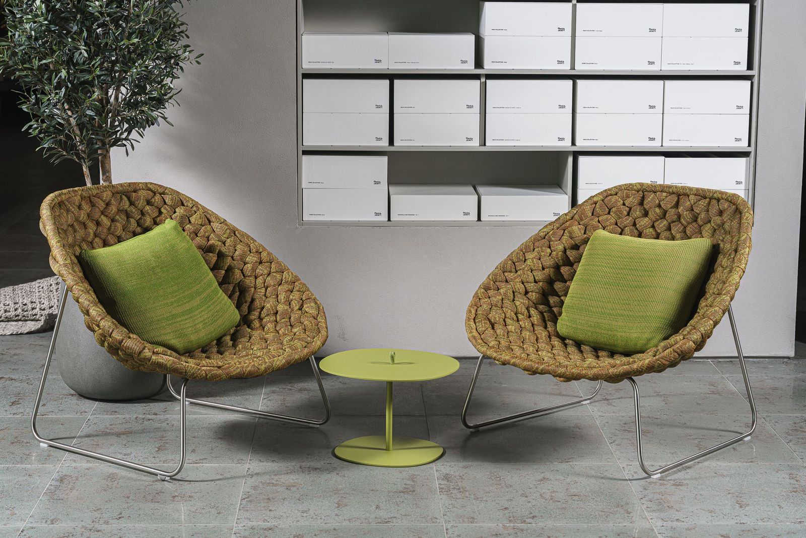 Paola Lenti Уличное кресло Shito от Paola Lenti — в интерьере