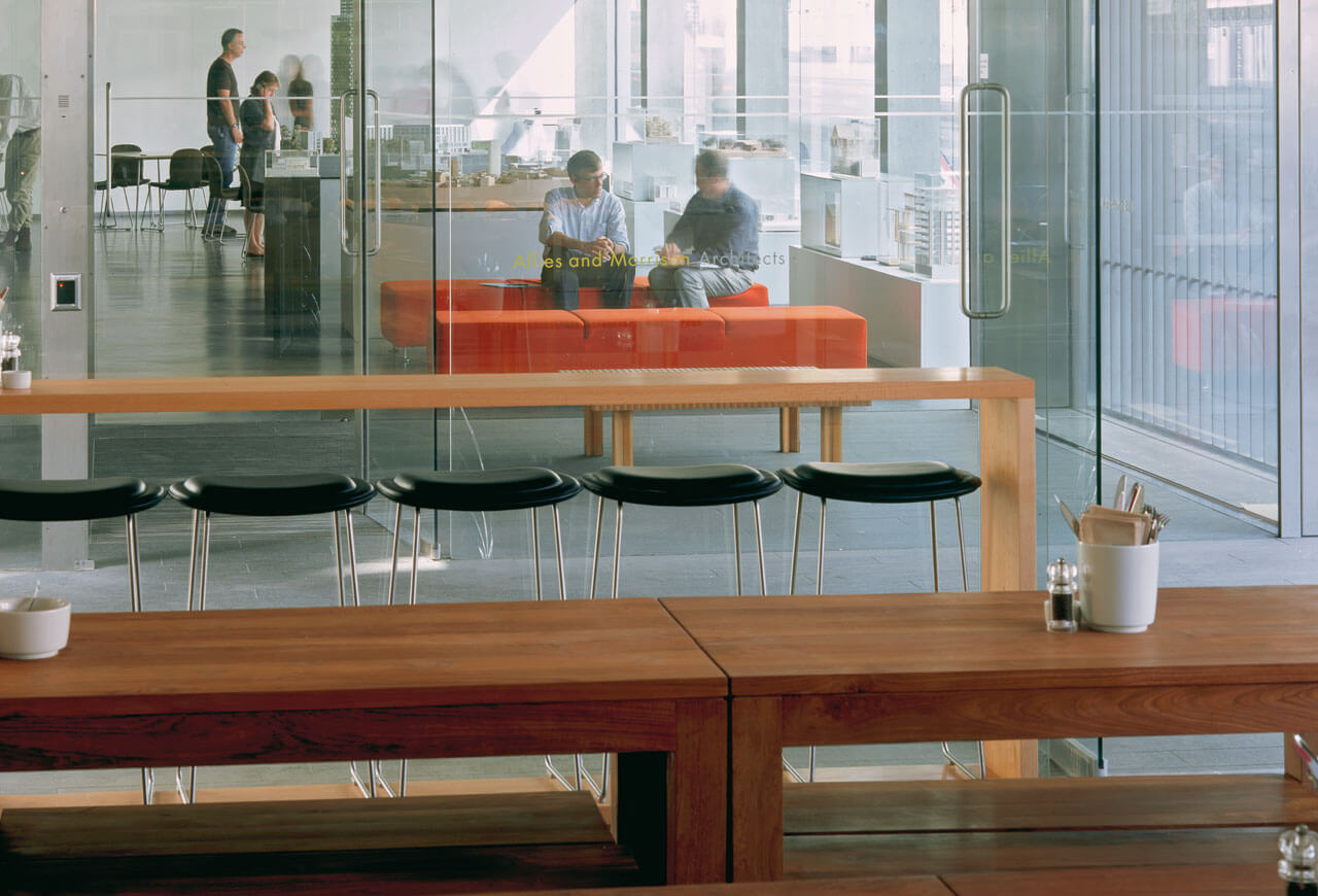 Cappellini Барный стул Hi pad от Cappellini — в интерьере