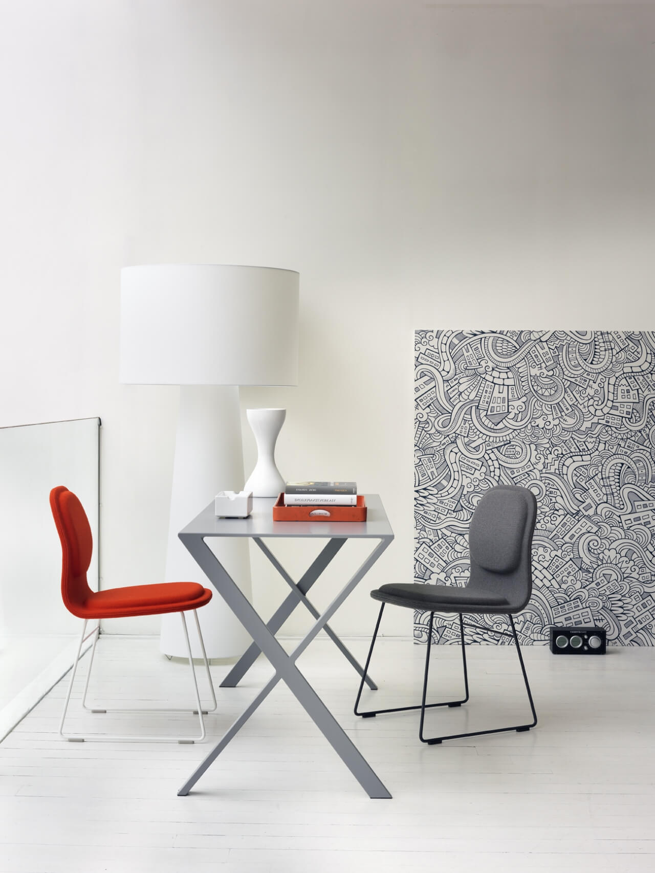Cappellini Письменный стол Bambi от Cappellini — в интерьере