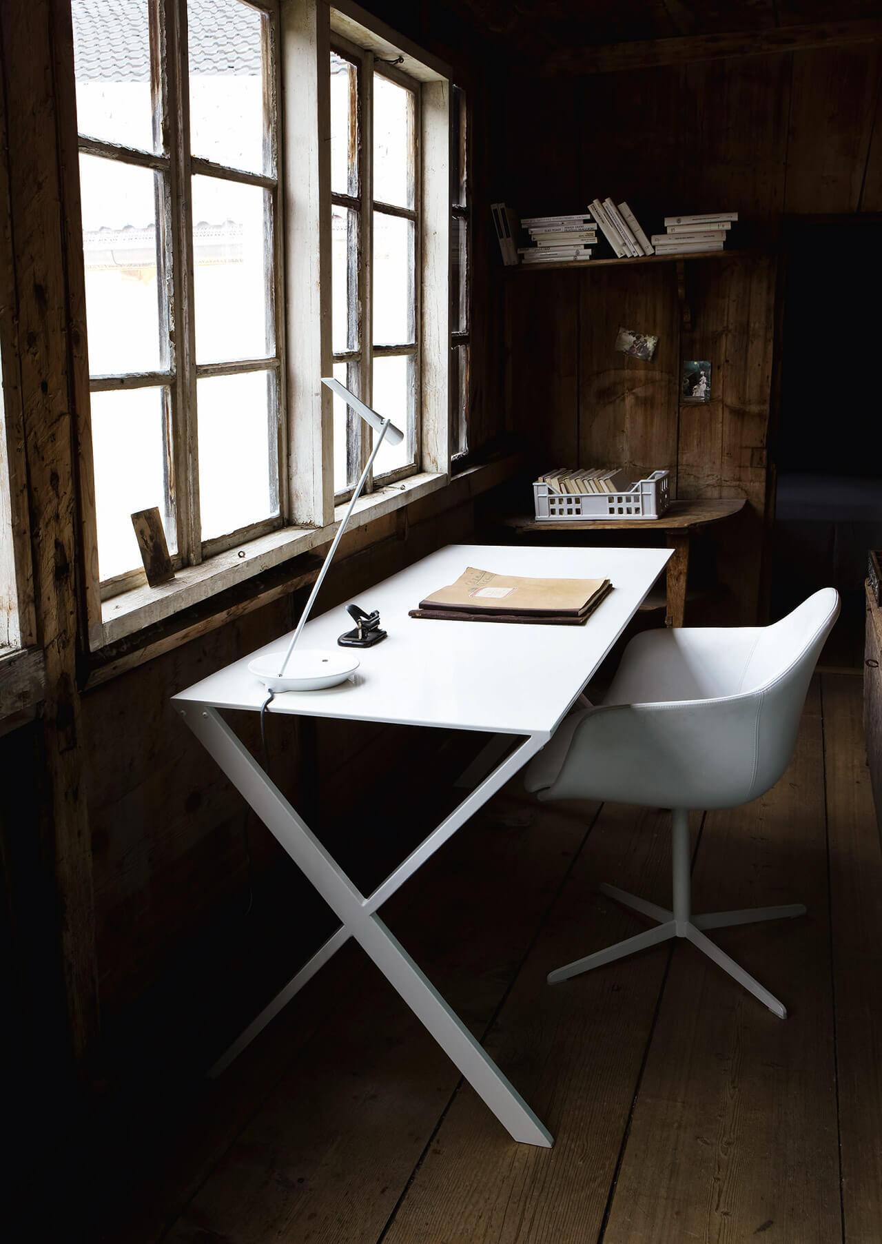 Cappellini Письменный стол Bambi от Cappellini — в интерьере
