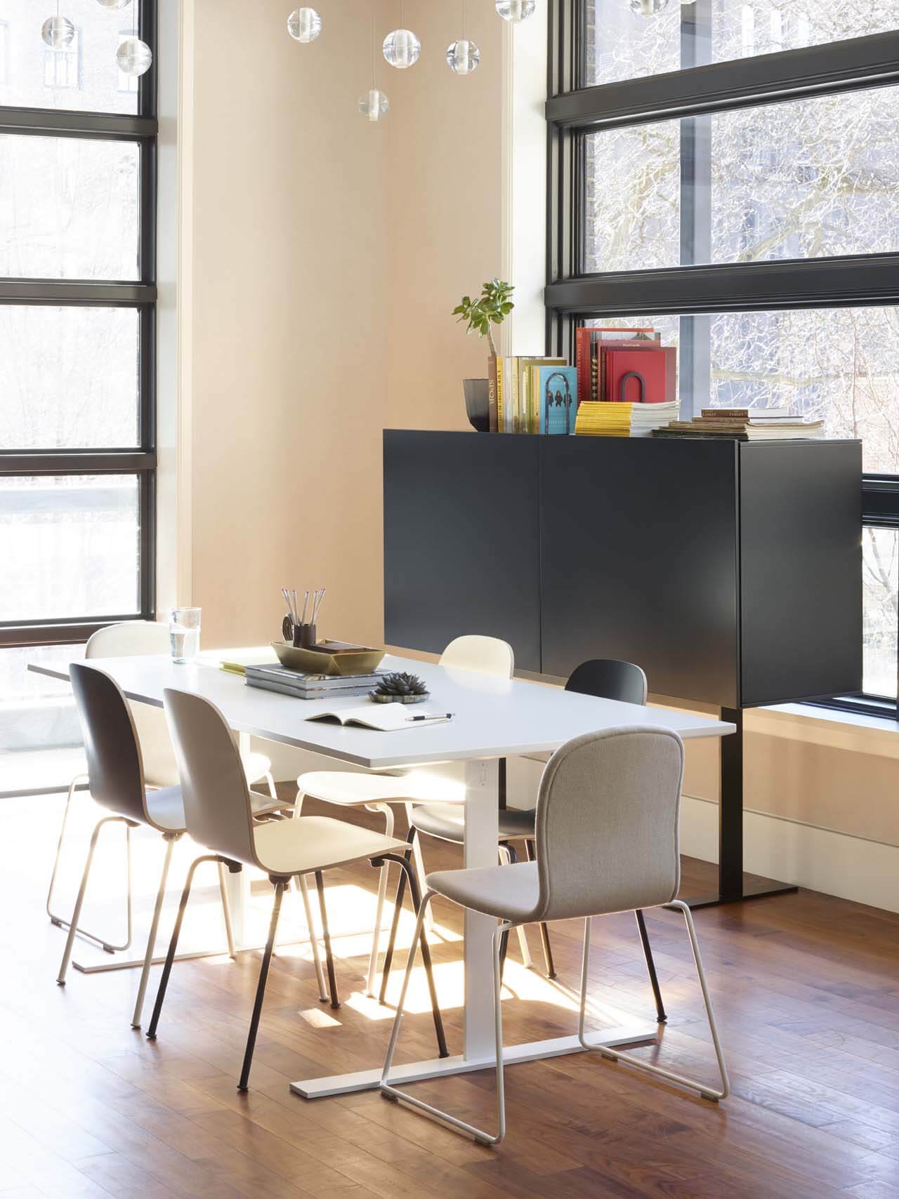 Cappellini Стол Luxor от Cappellini — в интерьере