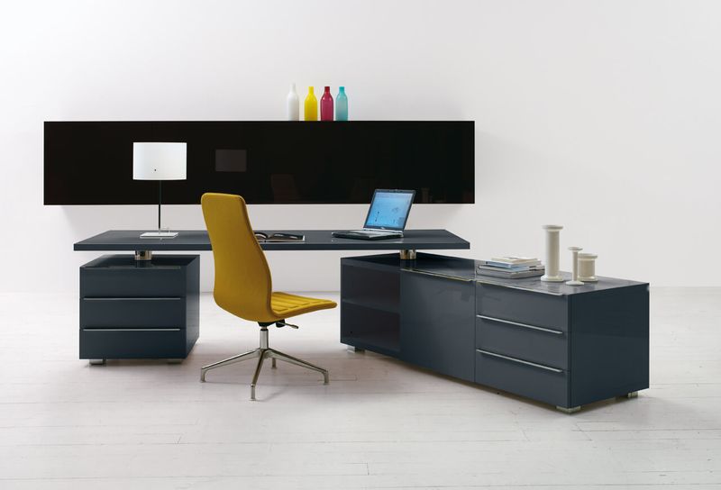 Cappellini Письменный стол Senior от Cappellini — в интерьере