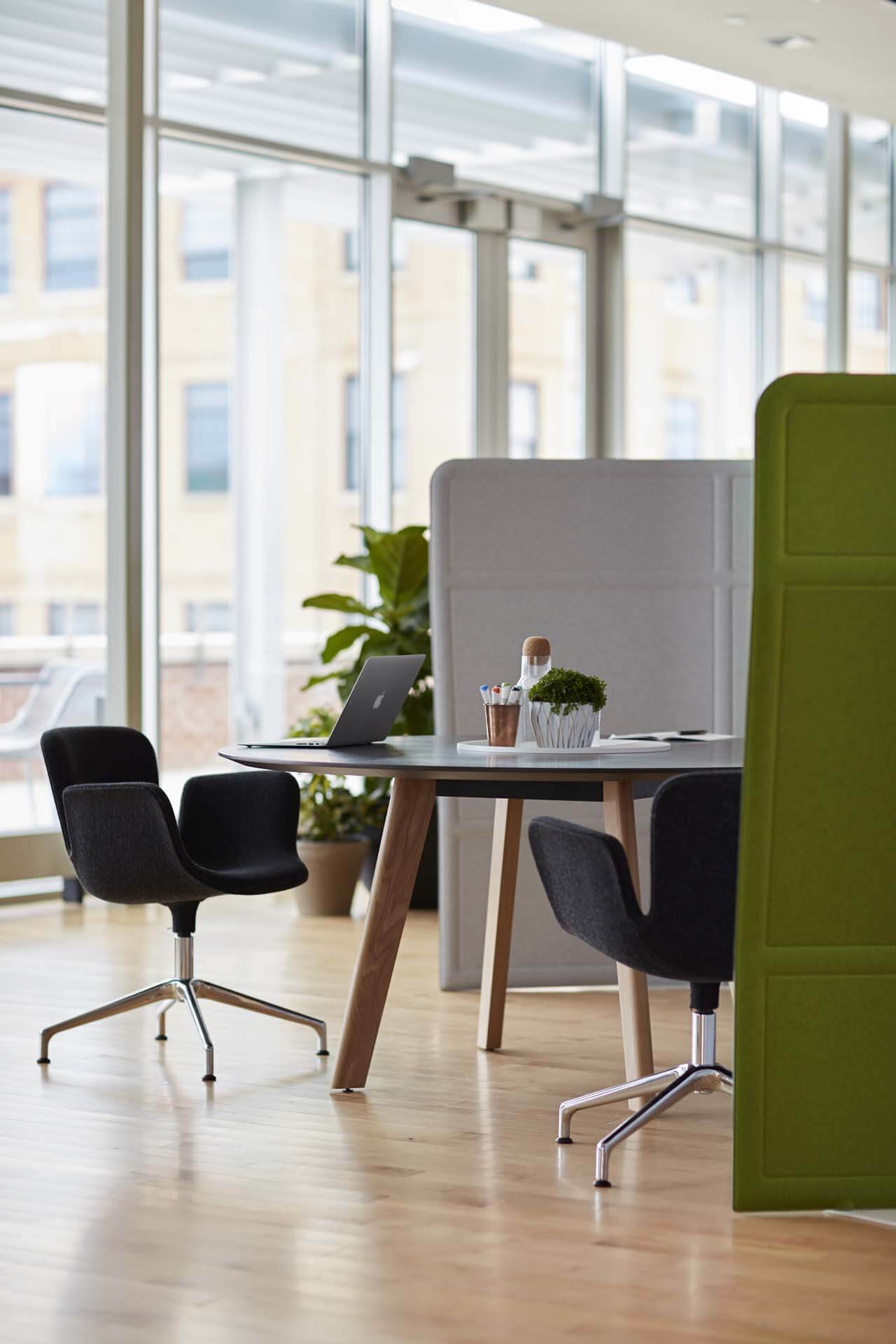Cappellini Кресло Juli от Cappellini — в интерьере