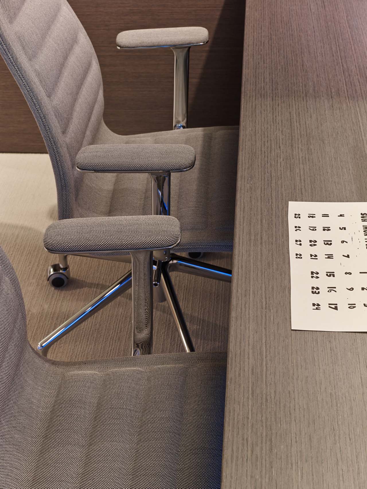 Cappellini Рабочее кресло Lotus low medium high от Cappellini — в интерьере