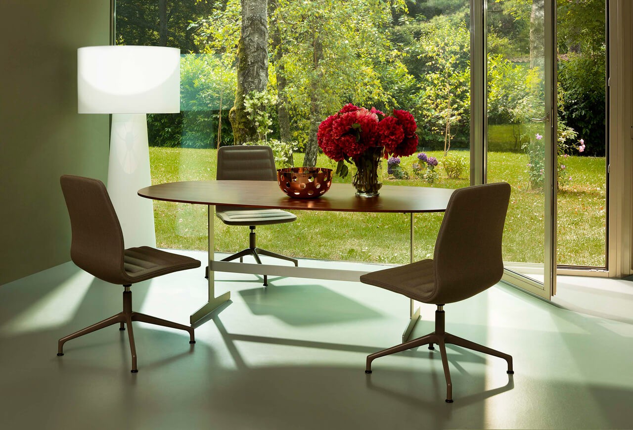 Cappellini Рабочее кресло Lotus low medium high от Cappellini — в интерьере