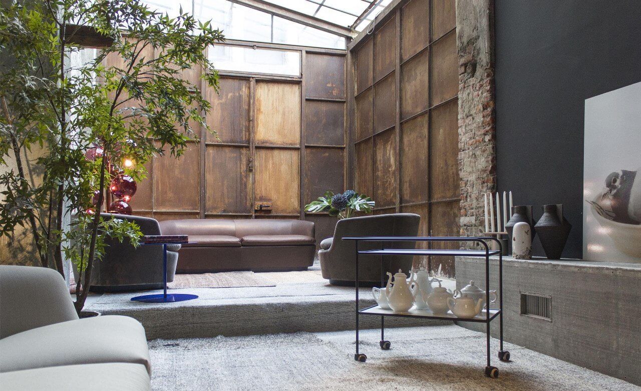 Cappellini Журнальный столик Steel pipe drink от Cappellini — в интерьере