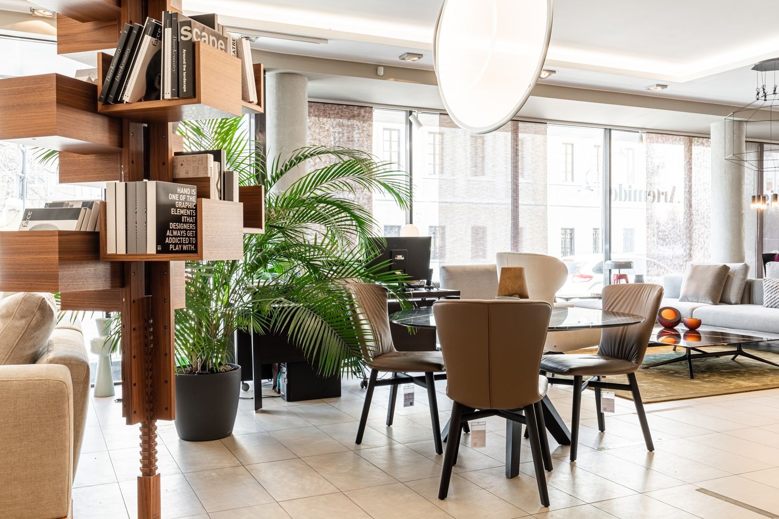 Artemide Подвесной светильник Discovery Vertical от Artemide — в интерьере