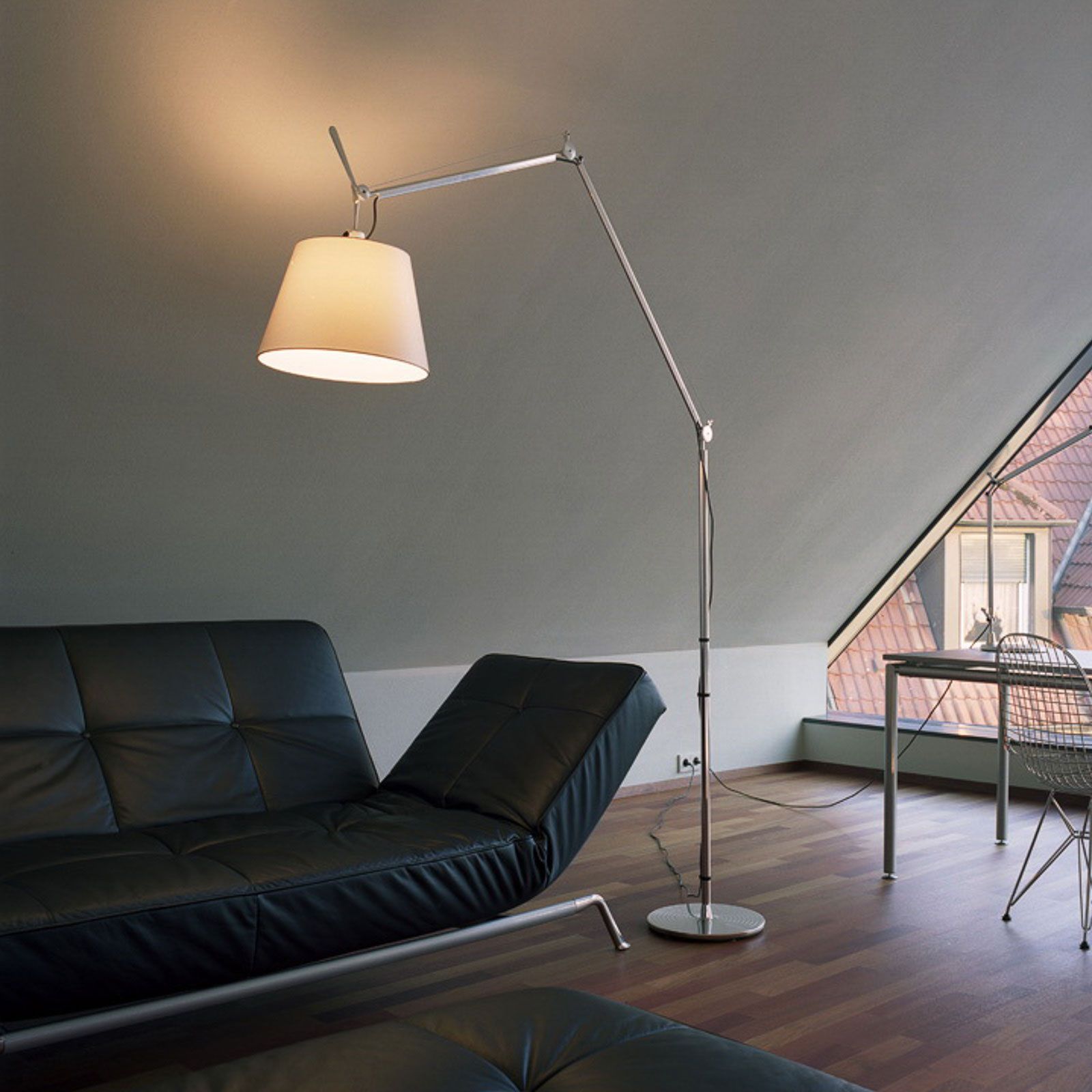Artemide Торшер Tolomeo Mega от Artemide — в интерьере