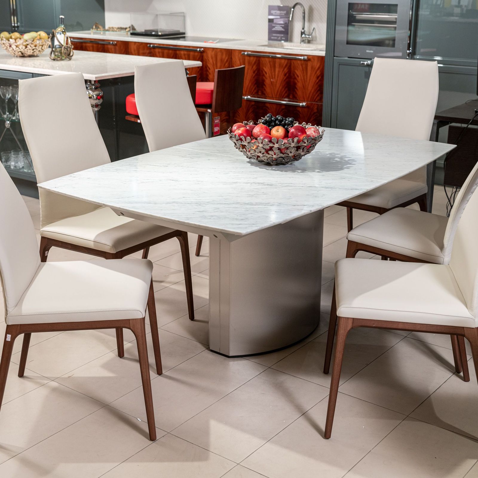 Draenert Стол Adler II 1224 Stone Carrara от Draenert — в интерьере