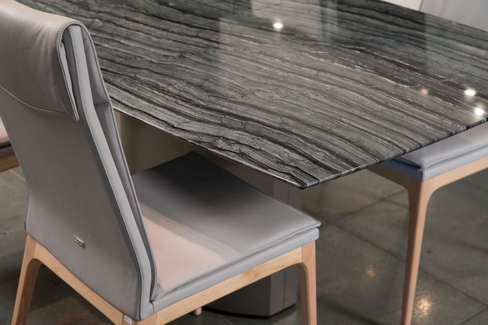 Draenert Стол Adler II 1224 Stone Carrara от Draenert — в интерьере