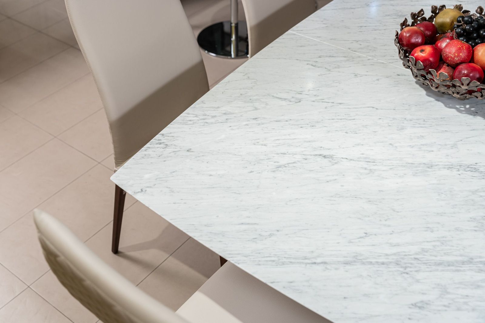 Draenert Стол Adler II 1224 Stone Carrara от Draenert — в интерьере