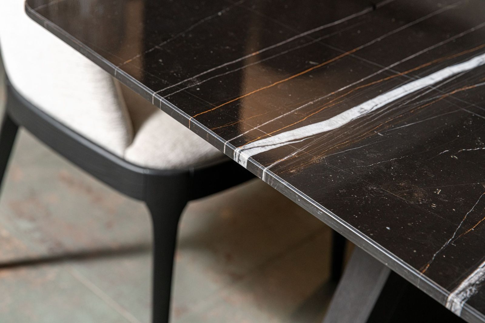 Draenert Раскладной стол Fontana 1460 Sahara Noir от Draenert — в интерьере