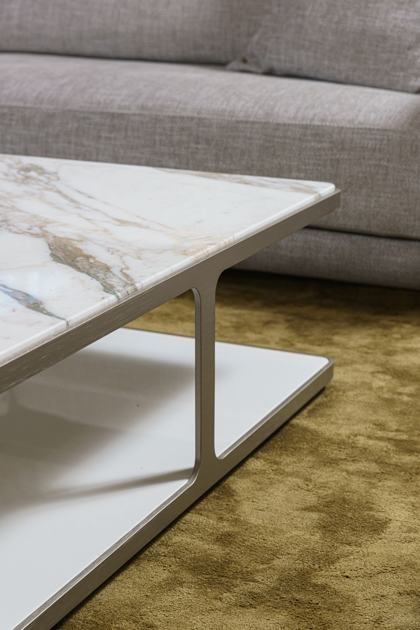 Poliform Журнальный столик Creek Square от Poliform — в интерьере