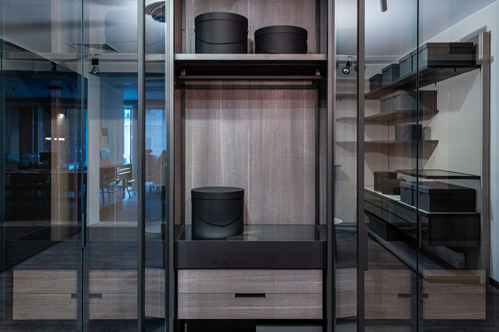 Poliform Шкаф Fitted от Poliform — в интерьере